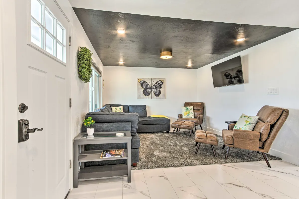 Upstairs Living Room.png