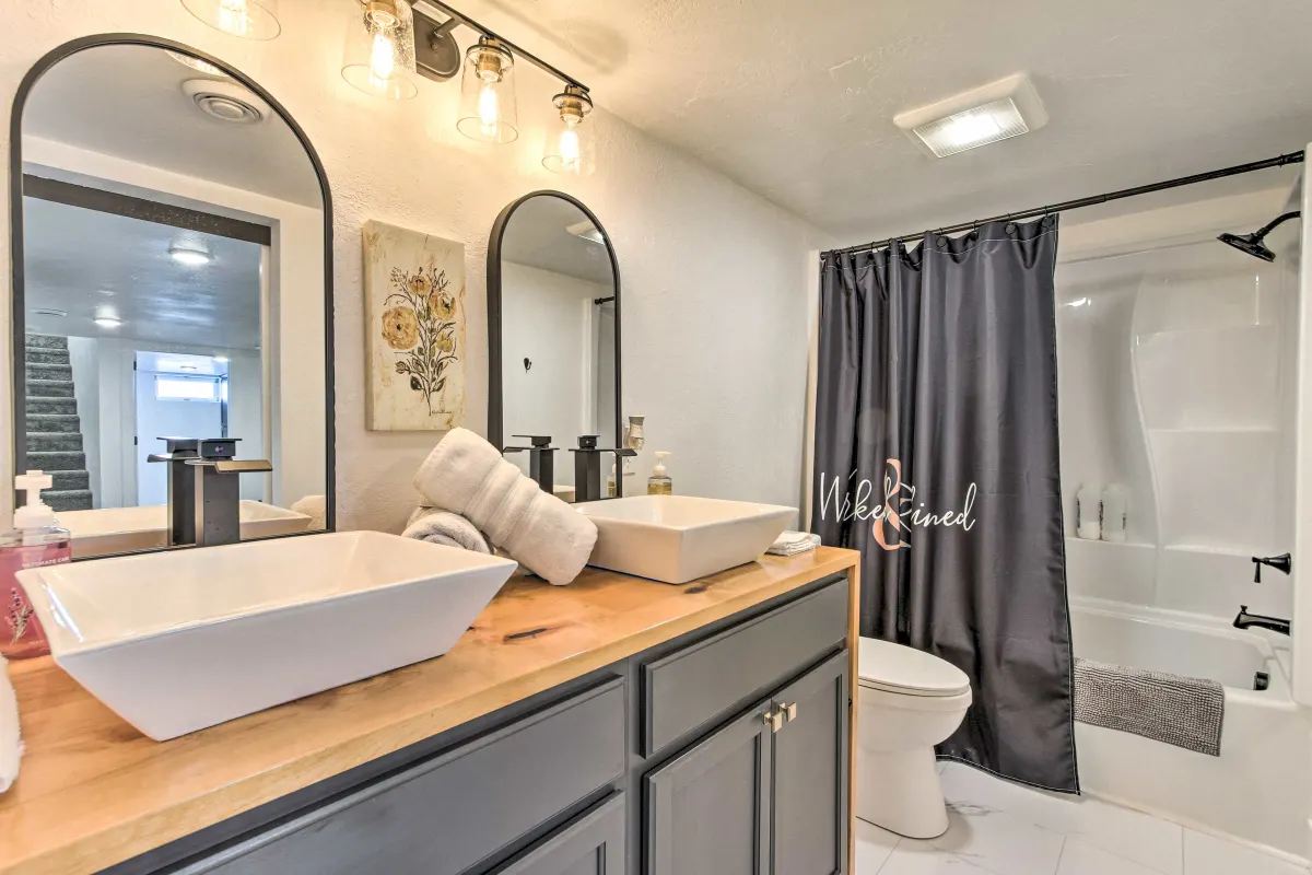 Basement Bathroom.png