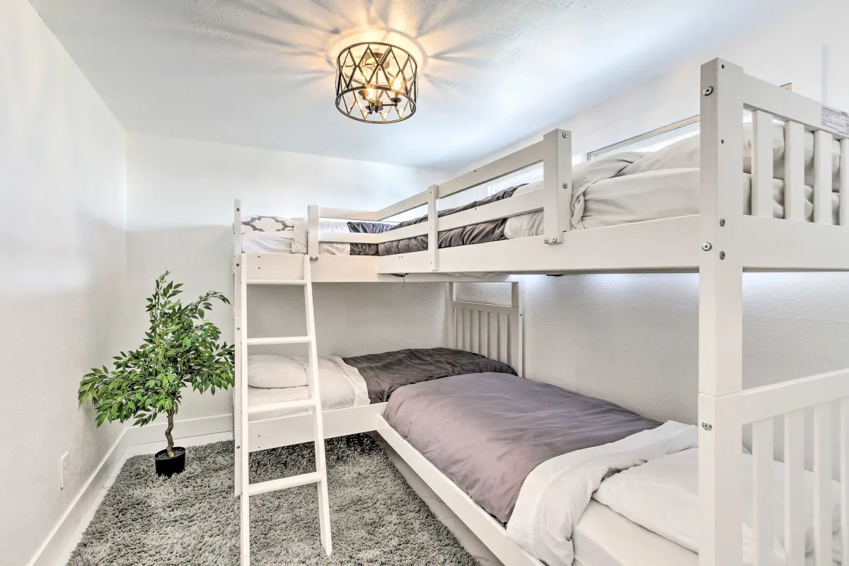 Twin Bedroom 2.png