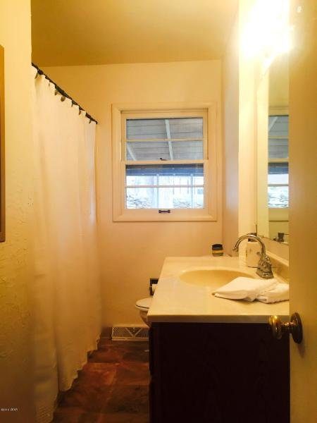 Main Bath.jpg