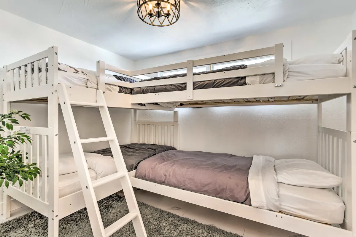 Twin Bedroom.png